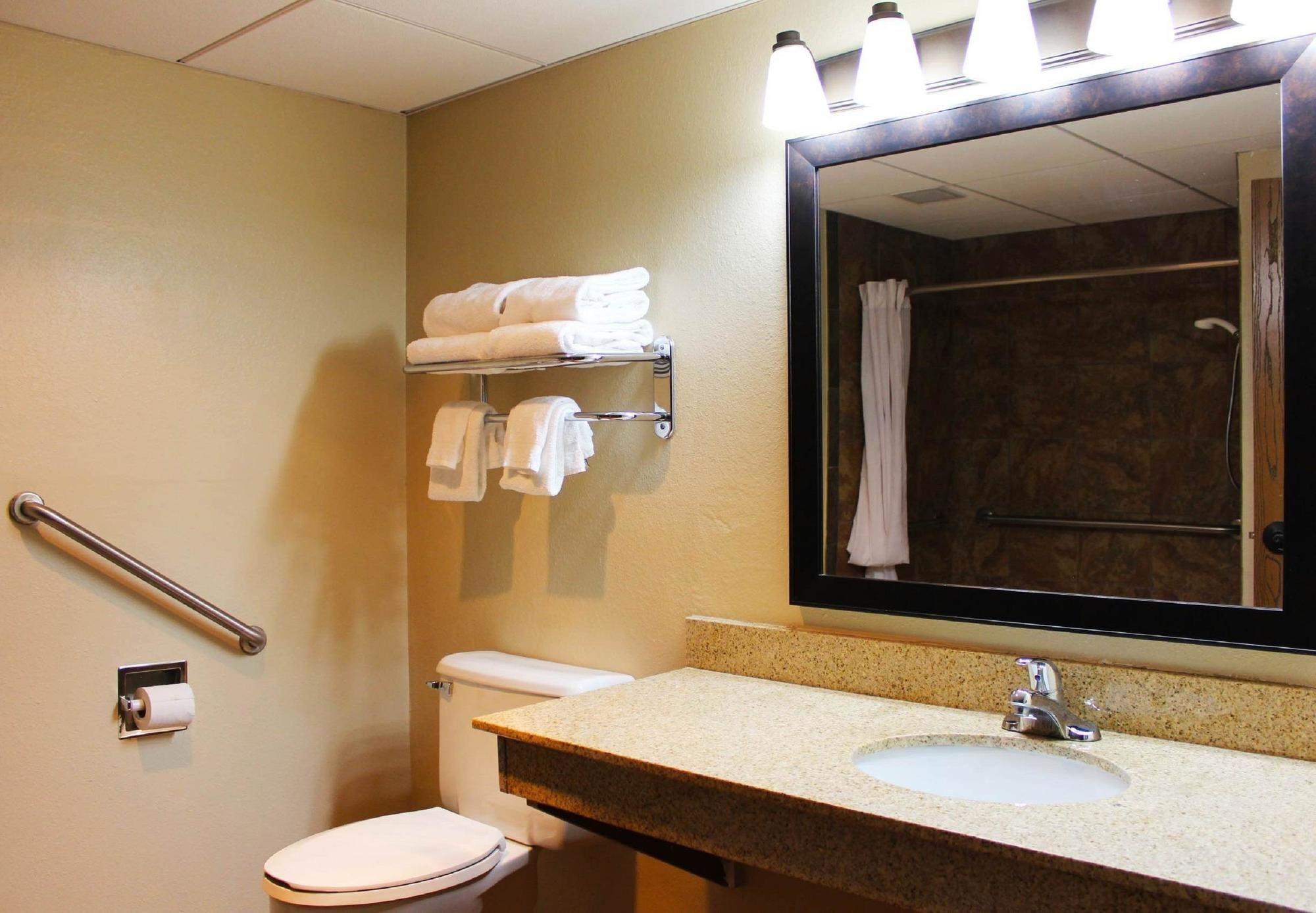 Revel Hotel Minot - Surestay Collection By Best Western Exterior photo