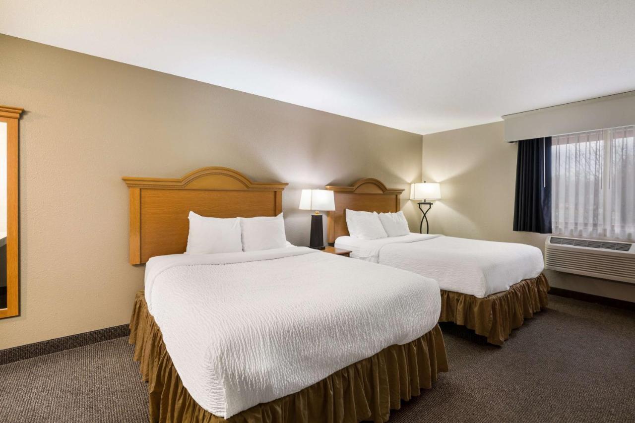 Revel Hotel Minot - Surestay Collection By Best Western Exterior photo