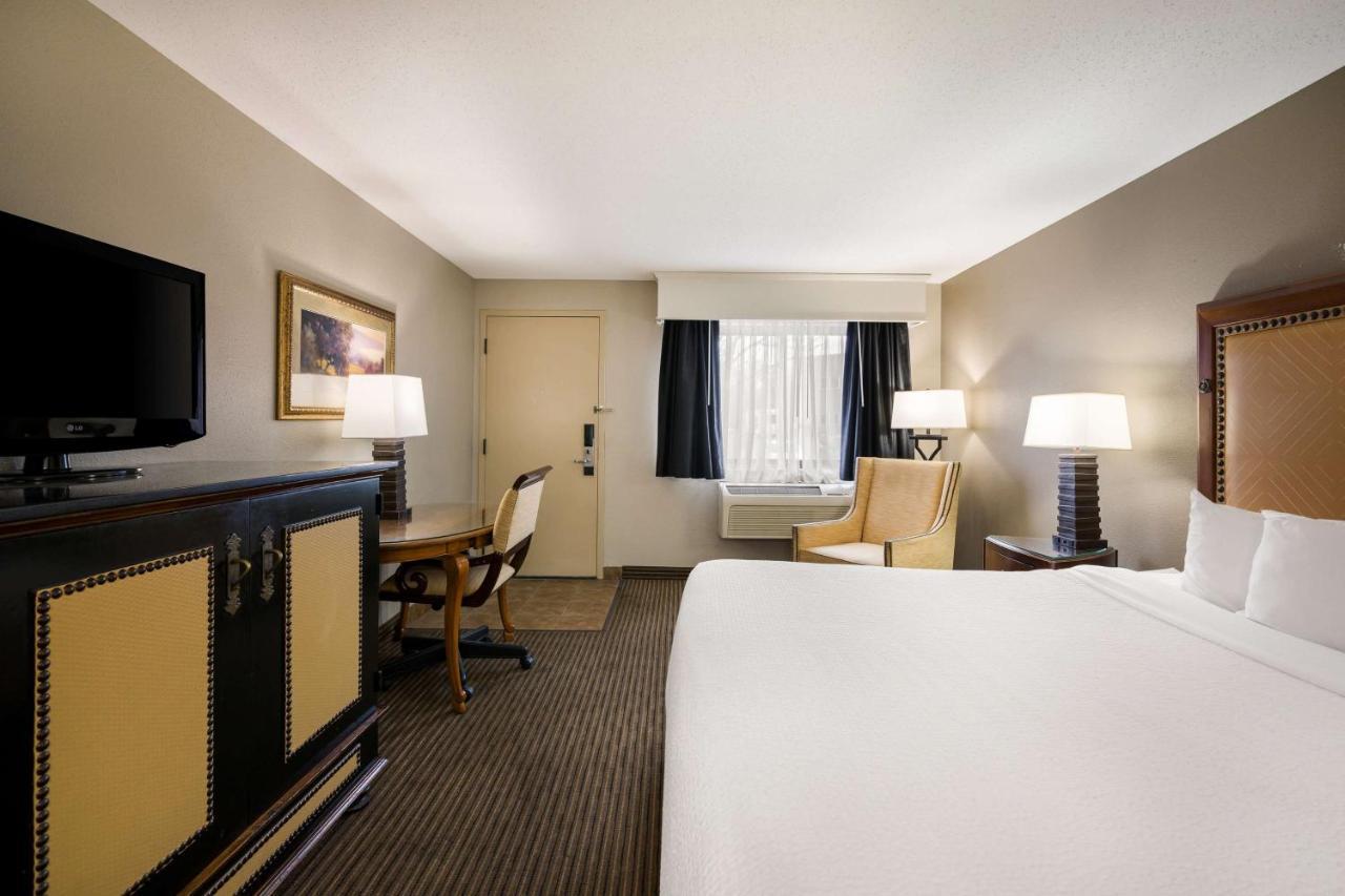 Revel Hotel Minot - Surestay Collection By Best Western Exterior photo