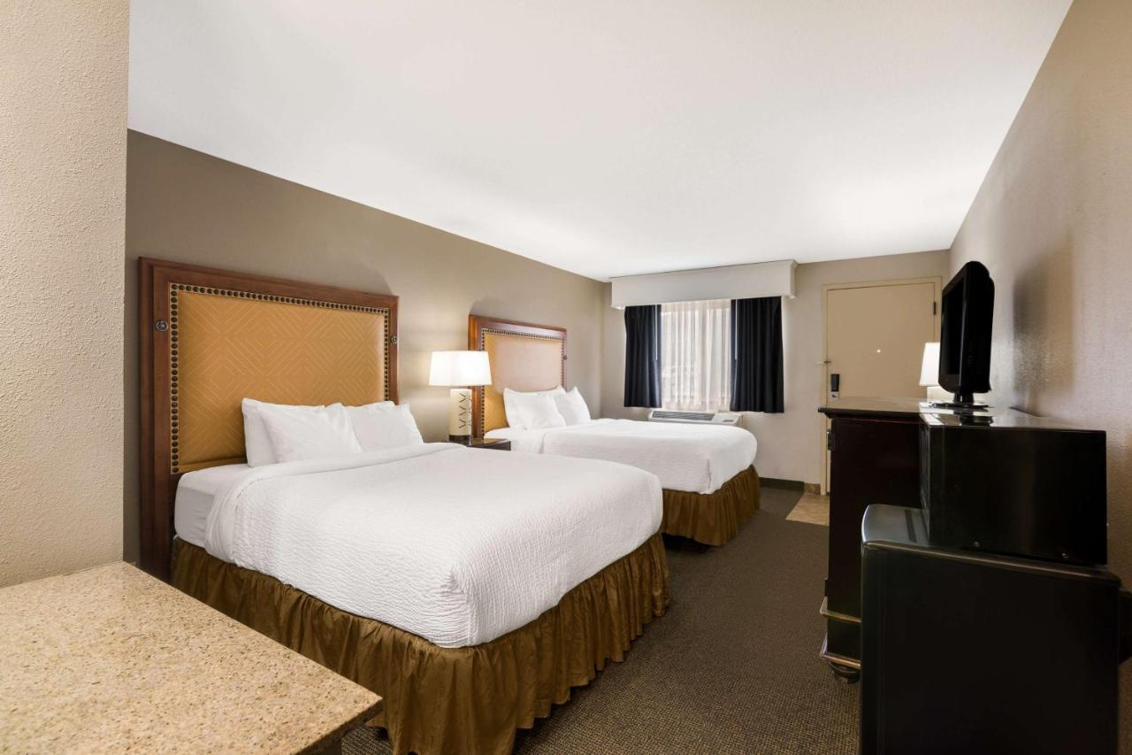 Revel Hotel Minot - Surestay Collection By Best Western Exterior photo